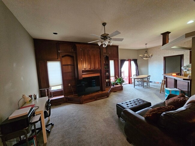 Building Photo - 373 S Grand Mere Ct