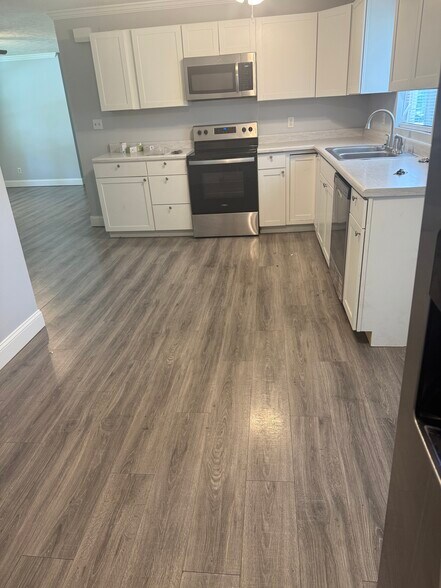 Primary Photo - 7001 Maize Dr