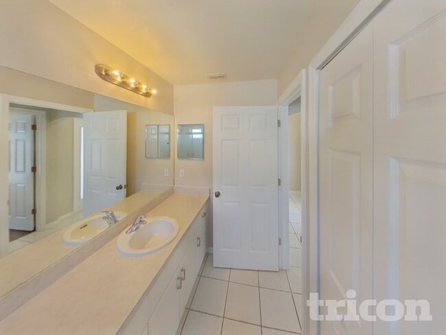 Building Photo - 184 Jennifer Dr