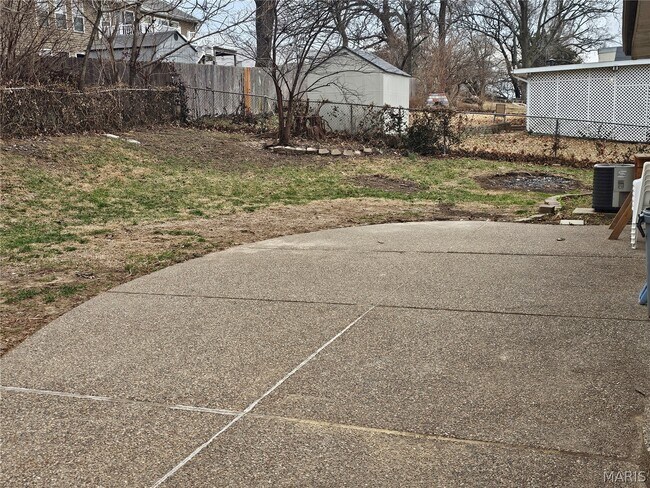 Building Photo - 206 Lake Ave