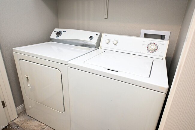 Building Photo - 7256 Winding Creek Dr