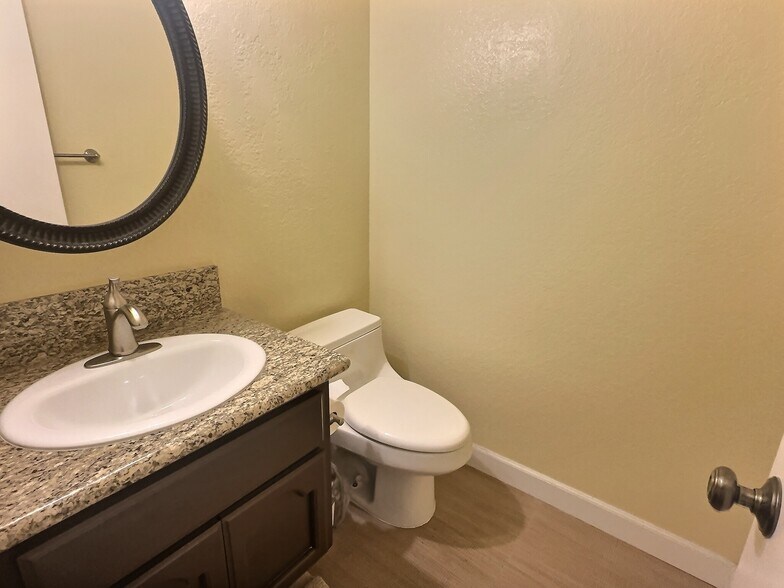 Downstair Restroom - 23085 Paseo de Terrado