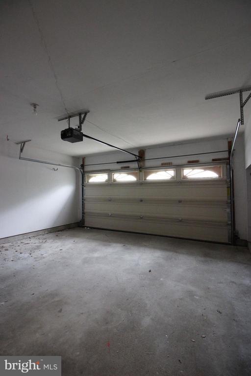 Building Photo - 10470 Courtney Dr