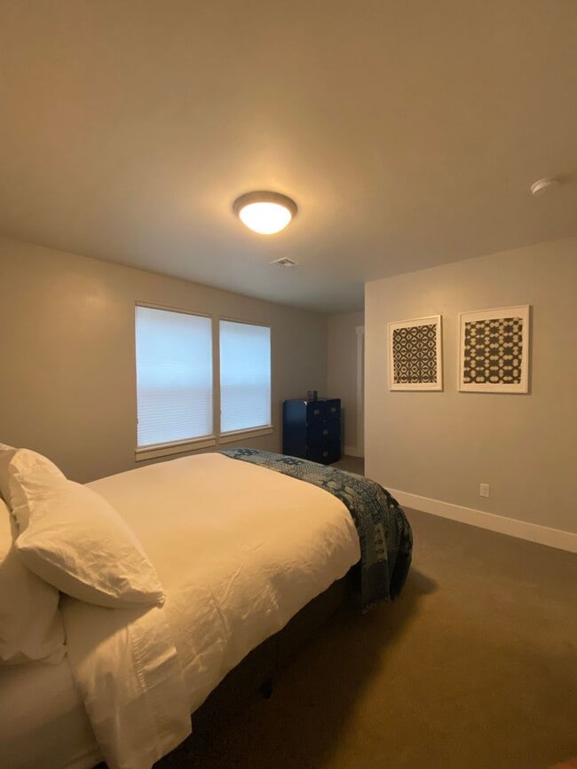 Building Photo - Full Furnished Home | Short Term Lease Available