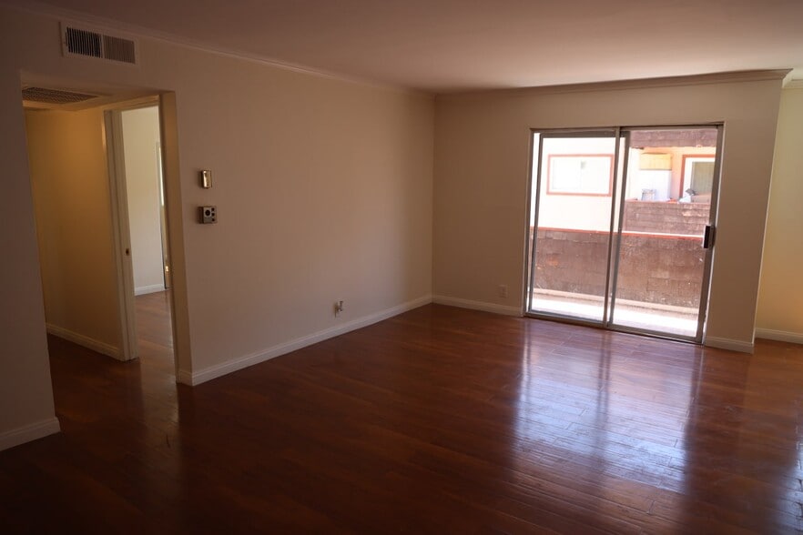 Building Photo - 5403 Newcastle Ave