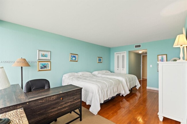 Building Photo - 2200 S Ocean Ln