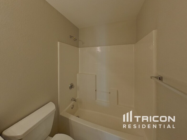 Building Photo - 125 S 56th St