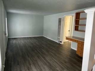 Building Photo - 605 Van Buren St