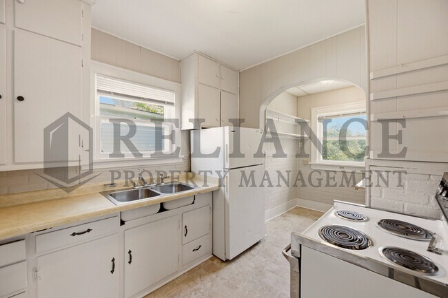 Building Photo - 432 S Osage St