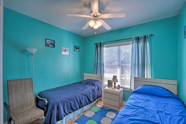 Building Photo - 5293 Dixie Dr