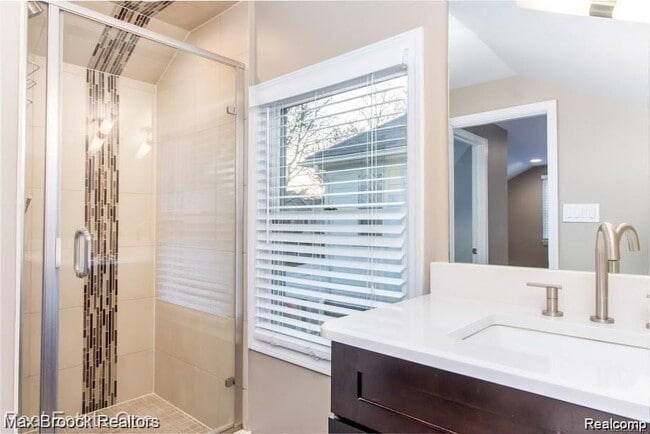 Building Photo - 1183 Bird Ave