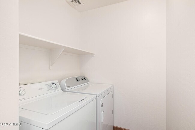 Building Photo - 1211 E Maddison St