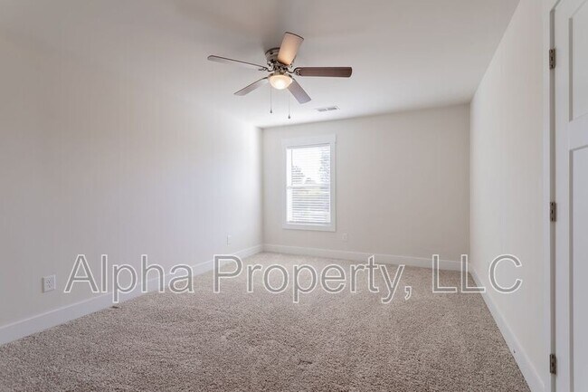 Building Photo - 112 Walking Stick Wy