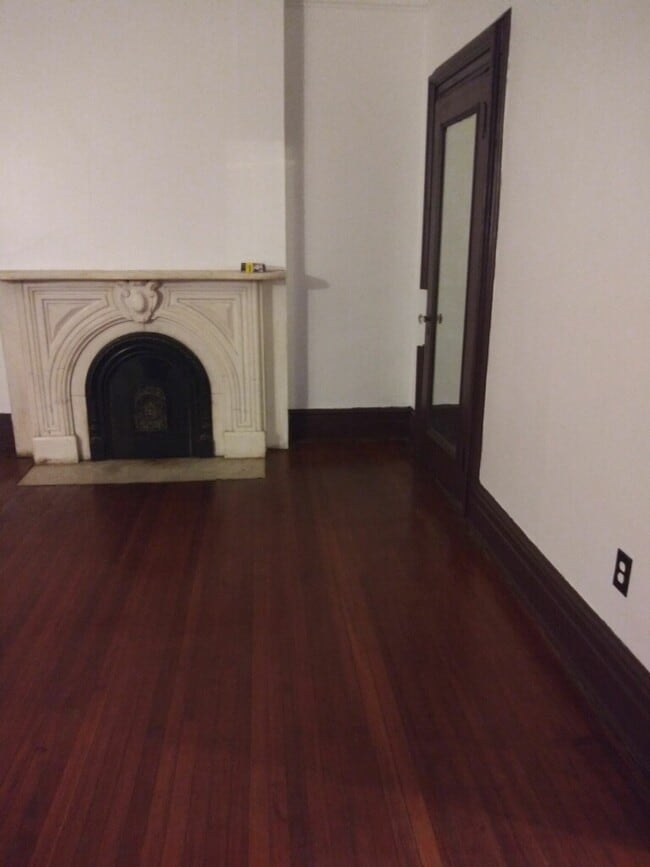 Building Photo - 317 Grand St