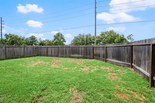 Building Photo - 22127 Regal Heights Dr