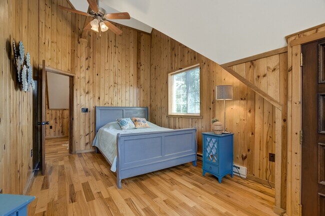 Building Photo - 515 W San Miguel St