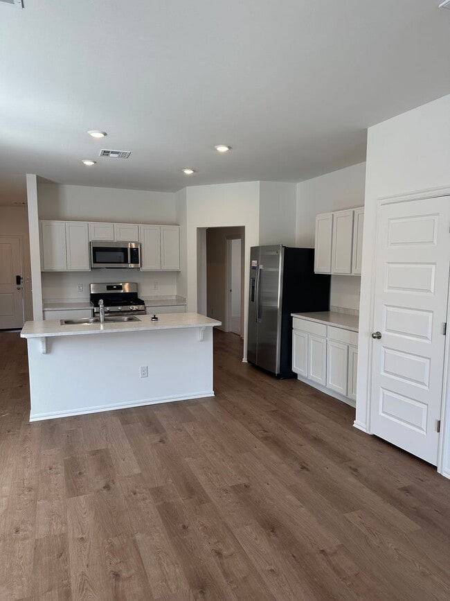 Building Photo - Limited Time Savings — FREE Blackstone Grill — Sign by 6/15! Charming 3 Bed, 2 Bath Home in Purcell