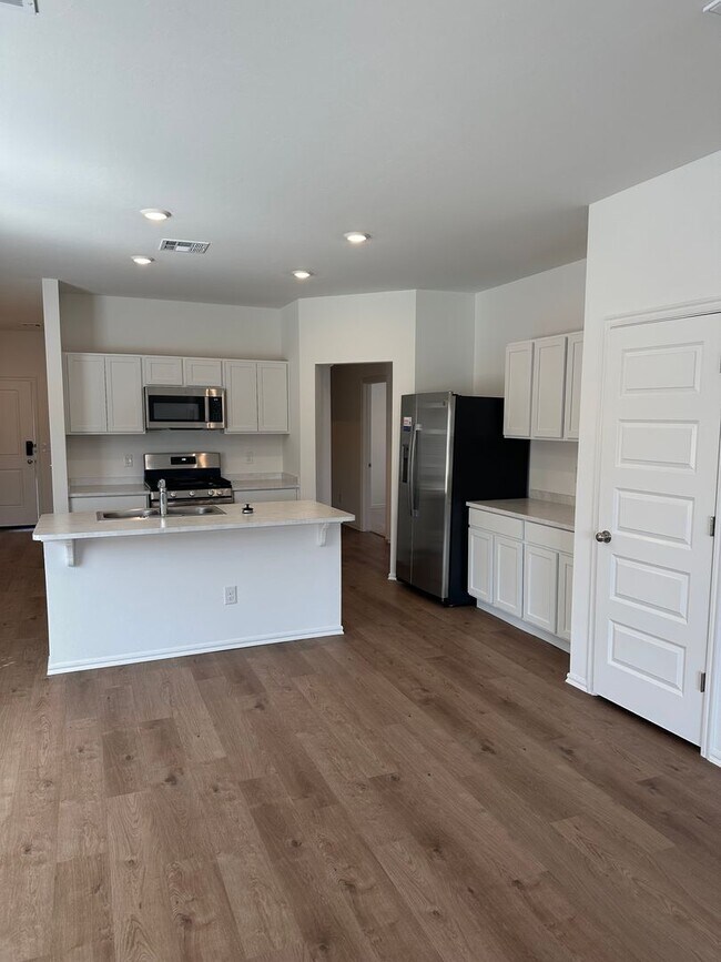 Building Photo - Save $500 on Your Move-In Costs — Sign by 5/22! Charming  3 Bed, 2 Bath Home in Purcell