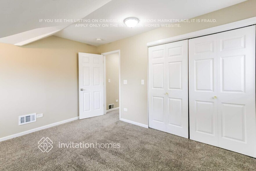 Building Photo - 2418 N 75th Ct