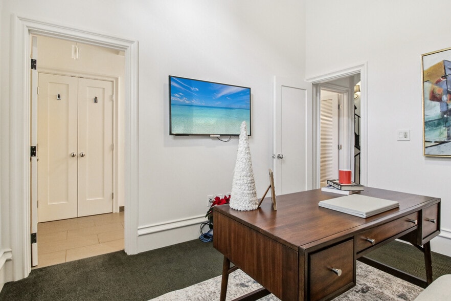 Building Photo - 356 Santana Row