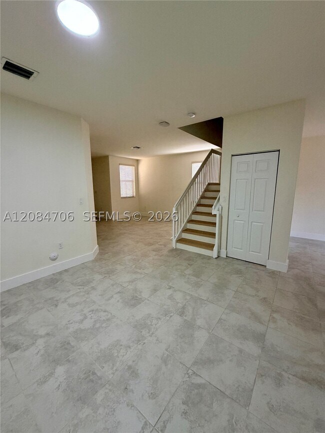 Building Photo - 6561 N Anise Ct
