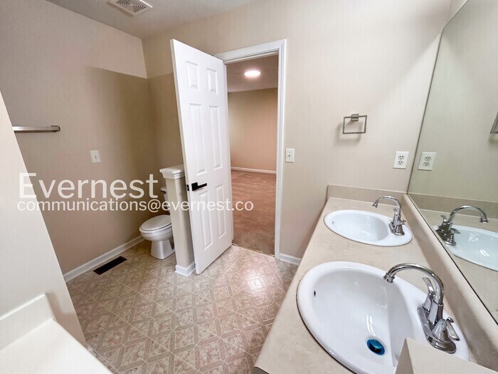 Building Photo - 2929 Edgefield Ct SW