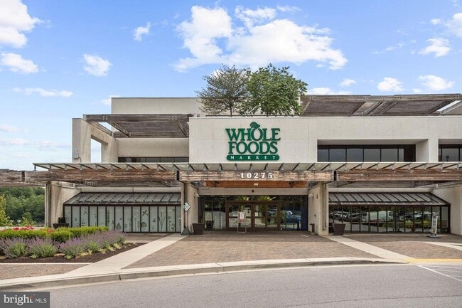 Building Photo - 10706 Symphony Way