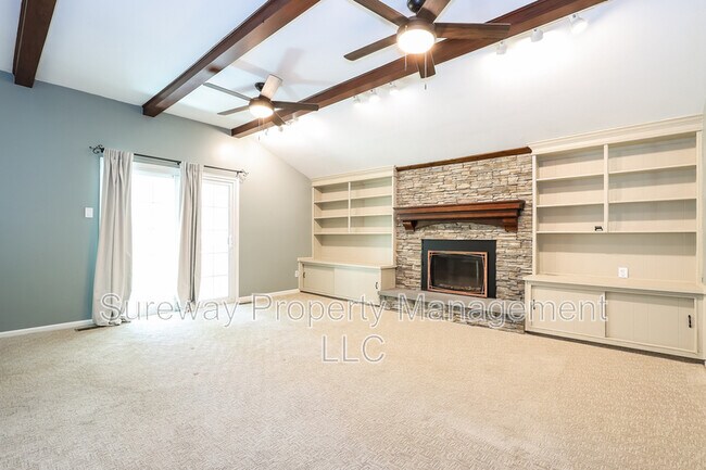 Building Photo - 44 Red Oak Dr