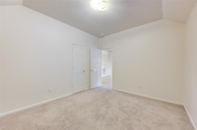 Building Photo - 21735 Oakbridge Park Ln