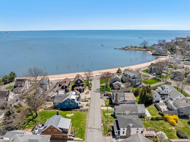 Building Photo - 14 2nd Ave