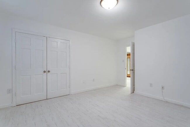 Building Photo - 4611 Charleston Terrace NW