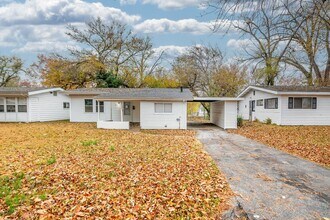 Building Photo - Charming 3-Bedroom Home in a Convenient St. Louis Location!
