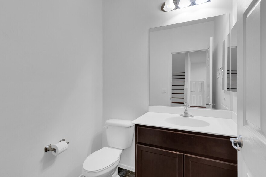 Building Photo - 4154 N Thurston Ln