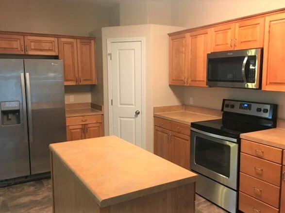 Building Photo - 90 Summer Hill Way