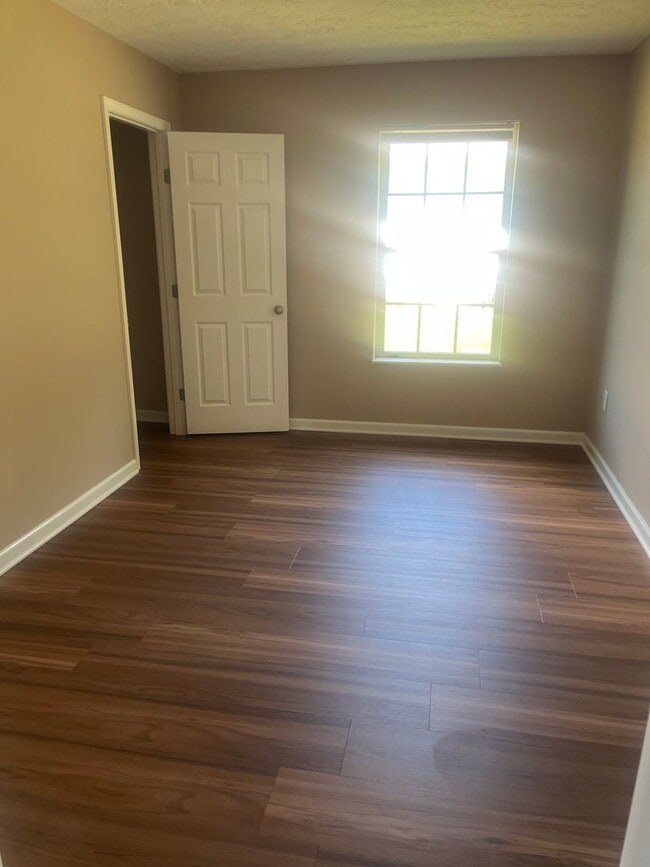 Building Photo - Great Location!!!!  MOVE IN READY!!!!!