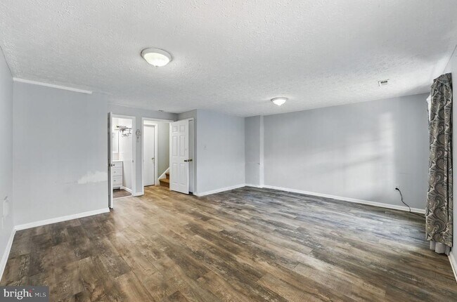 Building Photo - 6837 Cottingham Ln