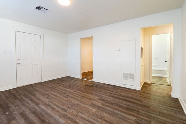 Building Photo - 4471 E Boston Dr