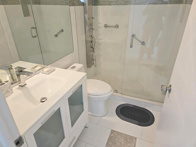 Building Photo - 770 Claughton Island Dr