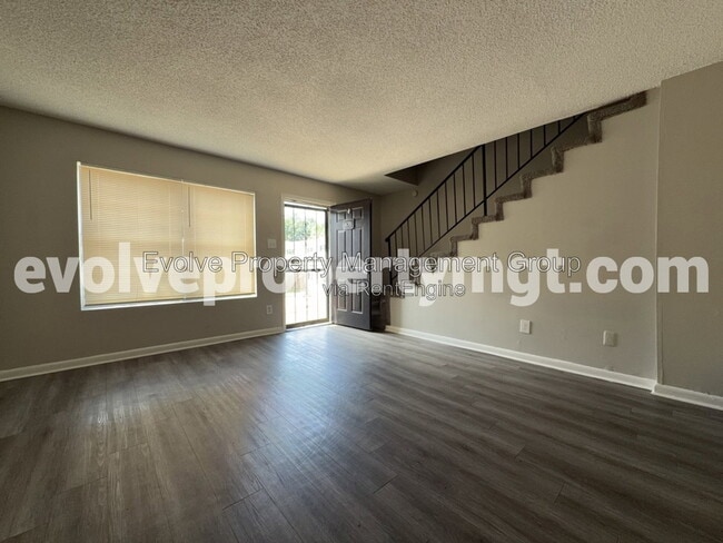 Building Photo - 670 Hobbs Dr