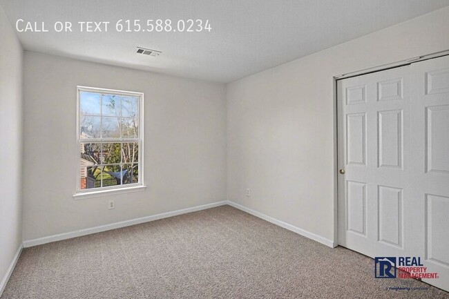 Building Photo - 120 Tyne Dr