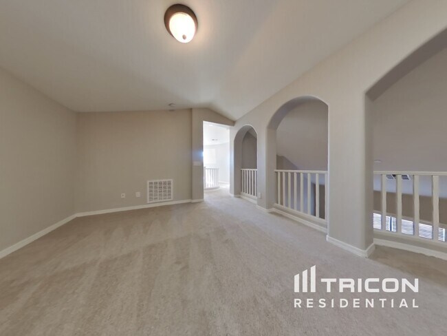 Building Photo - 29946 W Avalon Dr