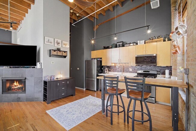 Building Photo - 417 S Jefferson St