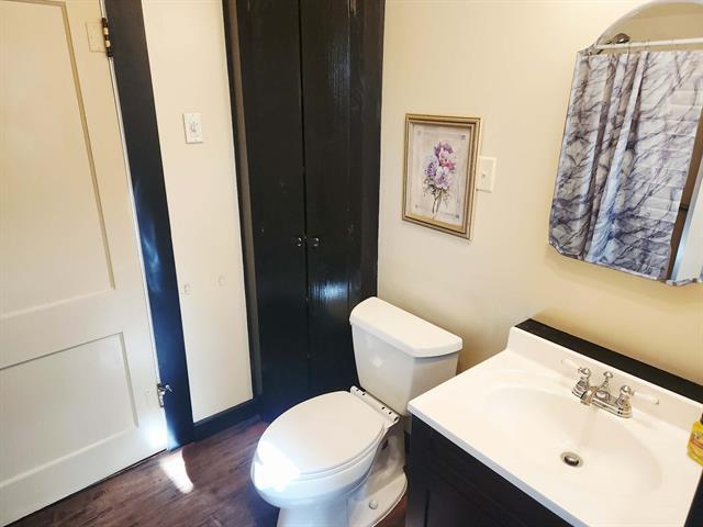 Building Photo - 708 N Rockwall Ave