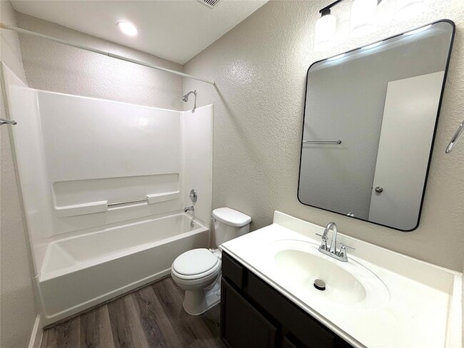 Building Photo - 10667 Cobblecreek Way