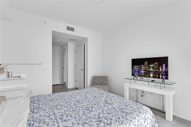 Building Photo - 1080 Brickell Ave