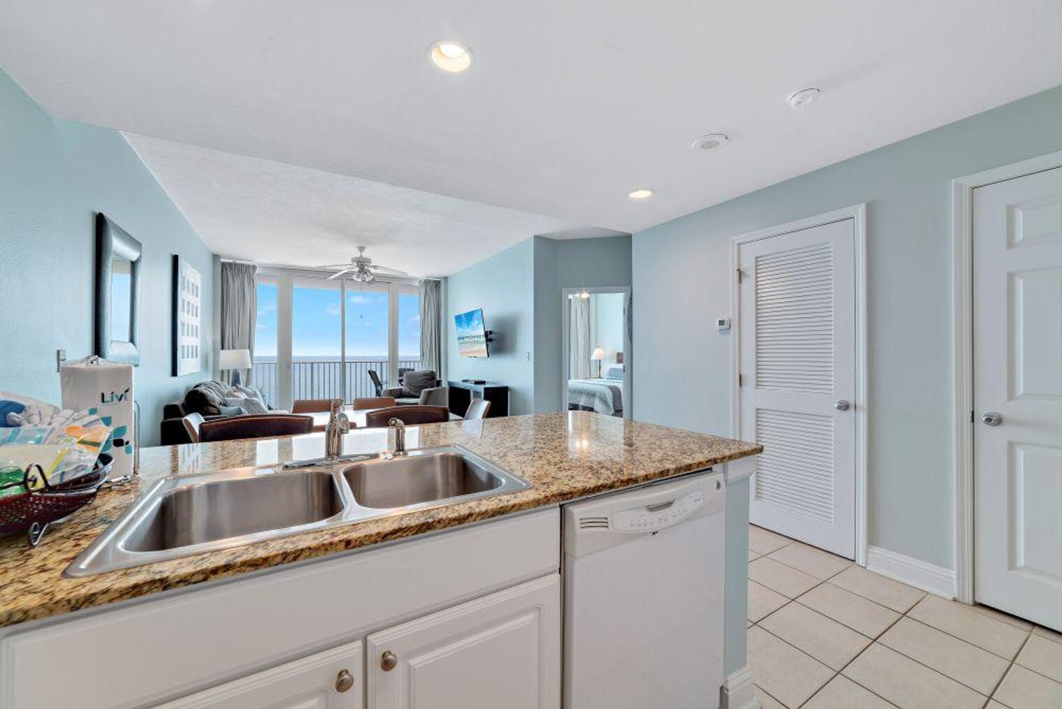 Building Photo - 455 E Beach Blvd