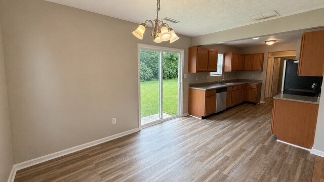 Building Photo - NORTH EAST/LAWRENCE 4 BEDROOM 2.5 BATH NEWER HOME AVAILABLE NOW!