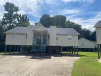 Building Photo - 102 Derwent Ct