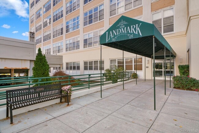 Building Photo - 1 Landmark Sq