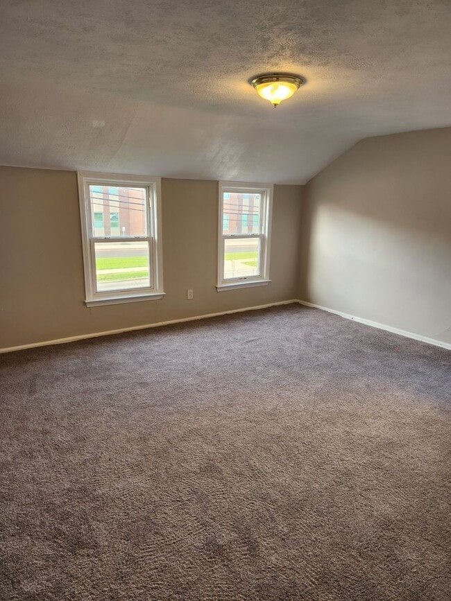 Building Photo - Perfect Home